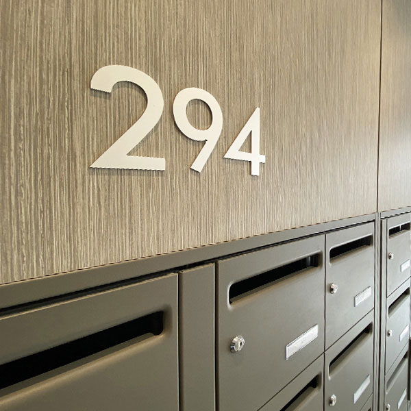 Numéro de hall en Gravoply laser