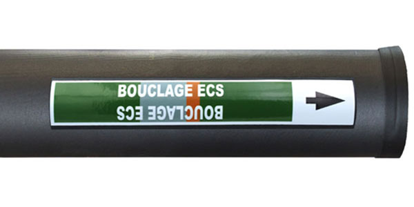 marqueur de tuyauterie acide chlorhydrique posé sur calorifuge armaflex